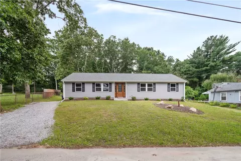 19 Comanche Trl, West Greenwich, RI 02817