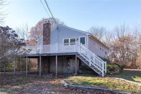 219 Niantic Dr, Charlestown, RI 02813