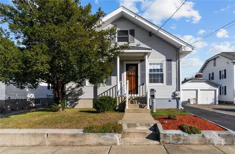 21 Kermit St, Woonsocket, RI 02895 photo 3
