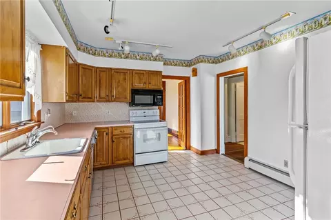 21 Kermit St, Woonsocket, RI 02895 photo 6