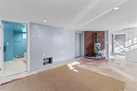 21 Kermit St, Woonsocket, RI 02895 photo 32