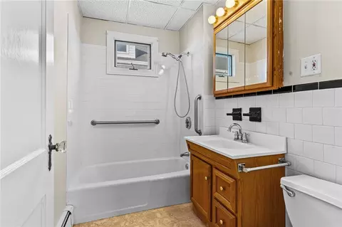 21 Kermit St, Woonsocket, RI 02895 photo 23