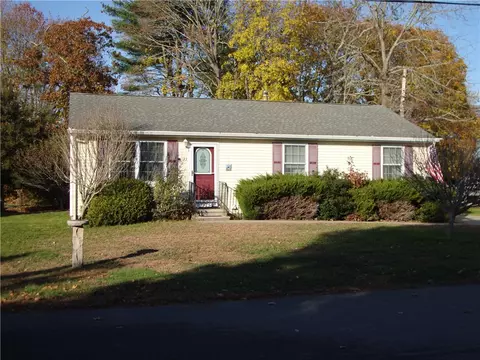 33 Cobblestone Ln, Westerly, RI 02891
