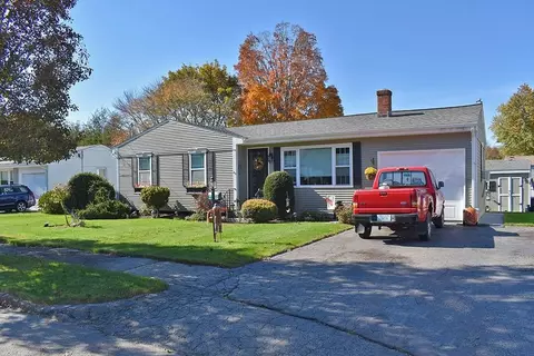 49 Amanda St, Cranston, RI 02920
