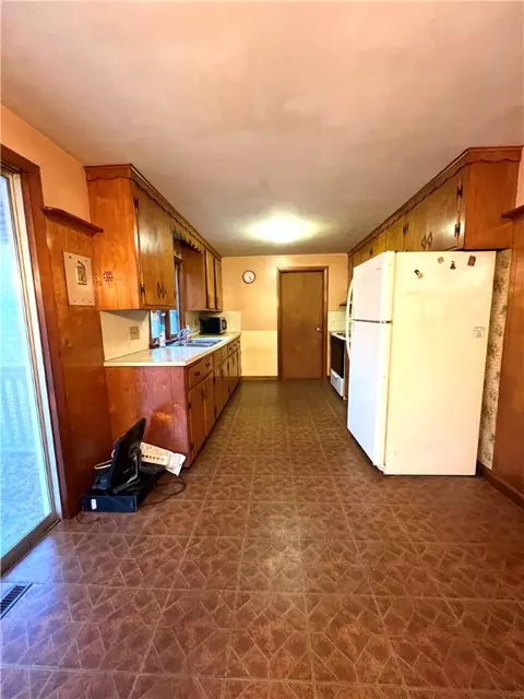 263 Brian Dr, Warwick, RI 02886 photo 3