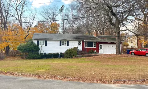 263 Brian Dr, Warwick, RI 02886