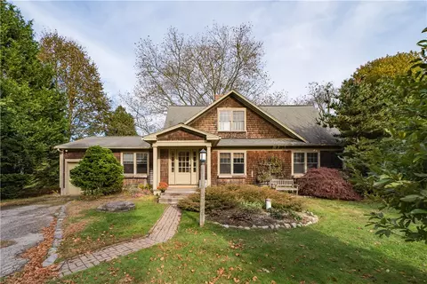 70 Stone Church Rd, Little Compton, RI 02837