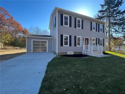 90 Pine Hill Ave, Johnston, RI 02919