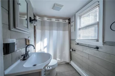 148 Wingate Ave, Warwick, RI 02888 photo 9