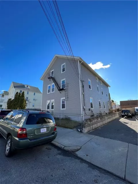 122 Lincoln Ave, Central Falls, RI 02863