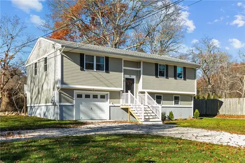 15 Ridgewood Rd, Charlestown, RI 02813