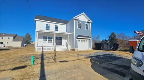 68 Burnside Ave, Riverside, RI 02915