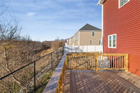 499 Louise St, Woonsocket, RI 02895 photo 18