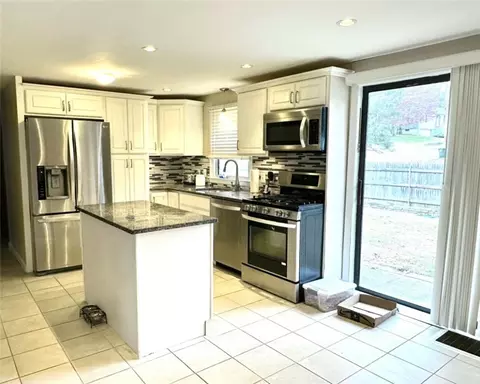 2 Candy Ct, Smithfield, RI 02917 photo 4