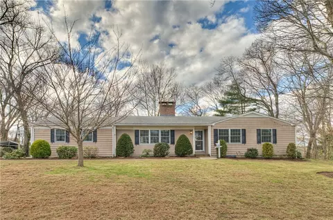 59 Timberline Rd, Warwick, RI 02886 photo 4