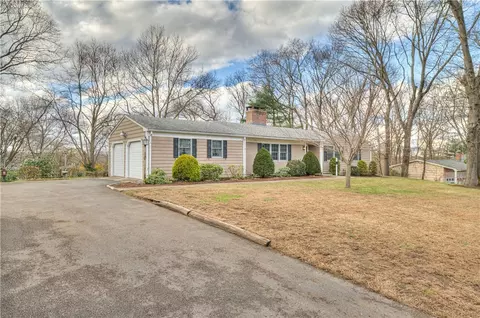 59 Timberline Rd, Warwick, RI 02886