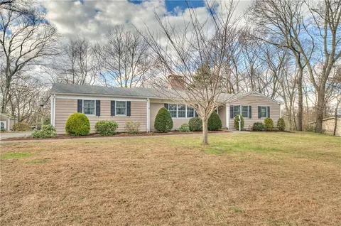 59 Timberline Rd, Warwick, RI 02886 photo 2