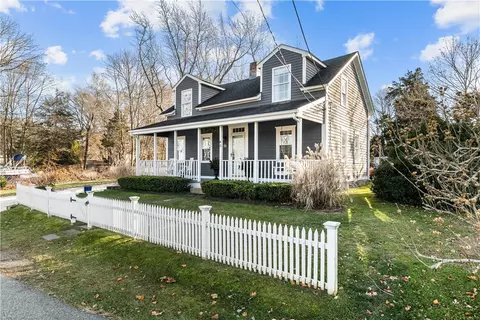 13 Martha Rd, North Kingstown, RI 02852