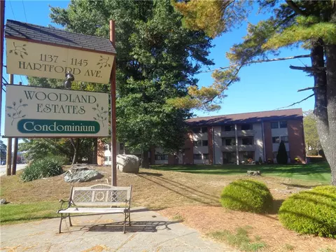 1139 Hartford Ave #8C, Johnston, RI 02919