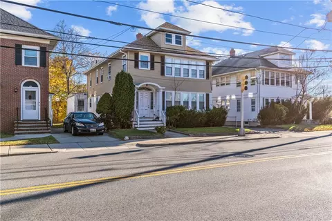 302 Pontiac Ave, Cranston, RI 02910