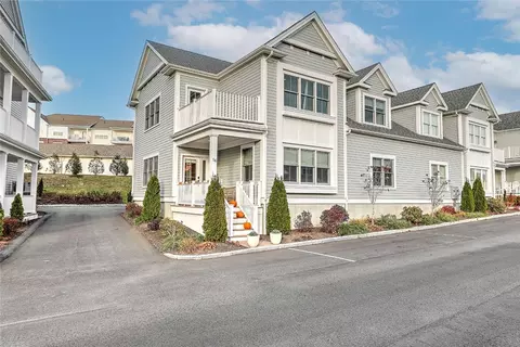 16 Kettle Point Ave, East Providence, RI 02914