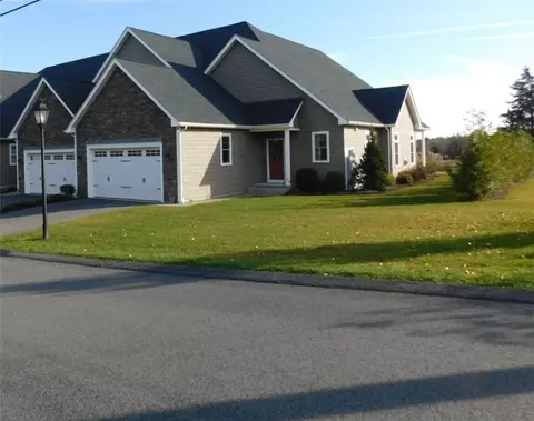 16 Wheeler Ln, Hope Valley, RI 02832