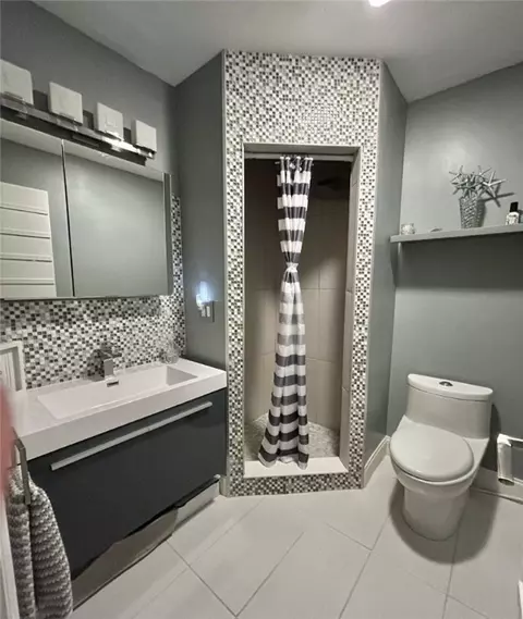 1012 Williamsburg Cir, Warwick, RI 02886 photo 6
