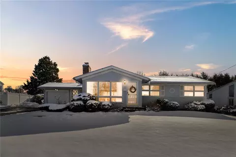 72 Longview Dr, Cranston, RI 02920