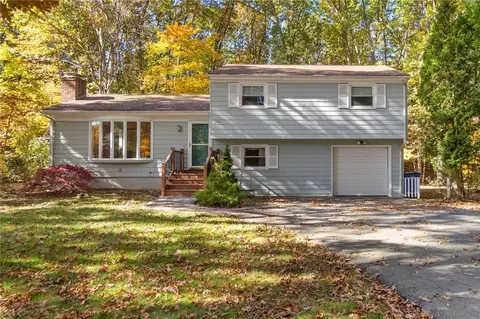 103 Angell Rd, Lincoln, RI 02865