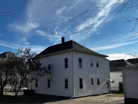 34 Rutland St, Woonsocket, RI 02895 photo 9