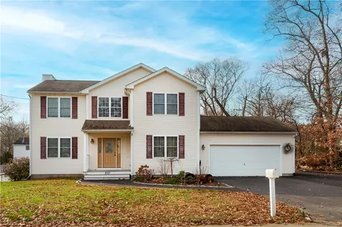 210 Potters Ave, Warwick, RI 02886