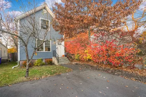 28 Bicknell St, Attleboro, MA 02703