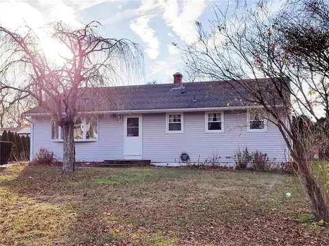 8 David Ave, Westerly, RI 02891 photo 2