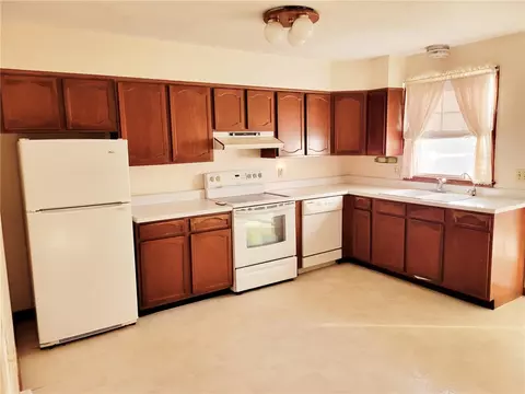 8 David Ave, Westerly, RI 02891 photo 7