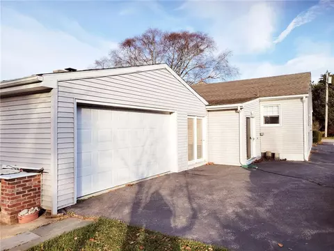 8 David Ave, Westerly, RI 02891 photo 4
