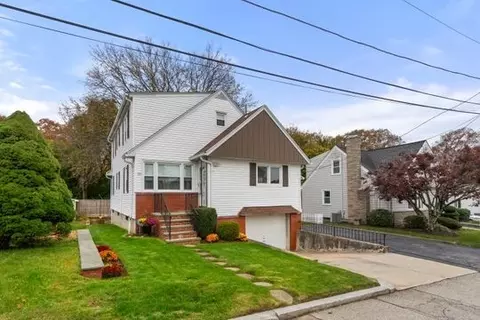 20 Freedom Rd, Providence, RI 02909