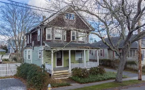 10 Princeton St, Newport, RI 02840