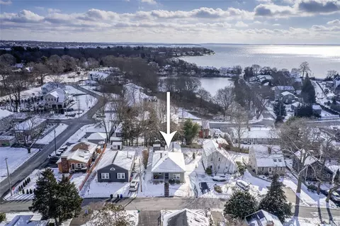 62 Fales Ave, Barrington, RI 02806