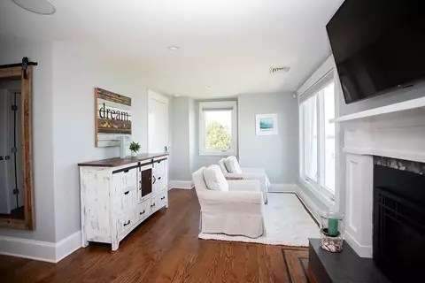 60 Everett Ave, Bristol, RI 02809 photo 15
