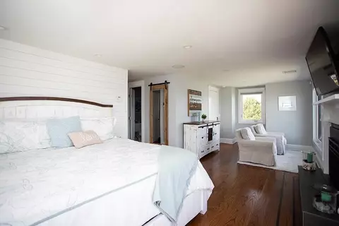 60 Everett Ave, Bristol, RI 02809 photo 14