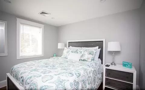 60 Everett Ave, Bristol, RI 02809 photo 18