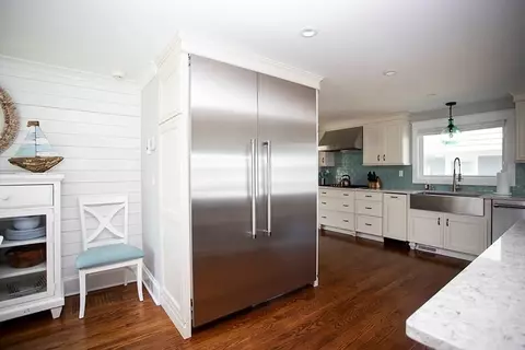60 Everett Ave, Bristol, RI 02809 photo 8