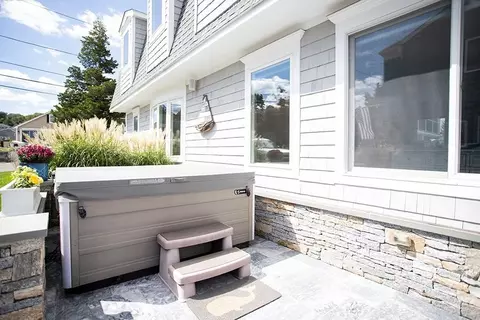 60 Everett Ave, Bristol, RI 02809 photo 22