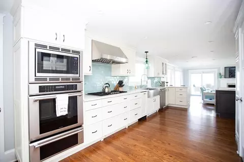 60 Everett Ave, Bristol, RI 02809 photo 5