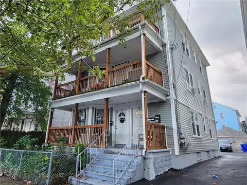 45 Croyland Rd, Providence, RI 02905