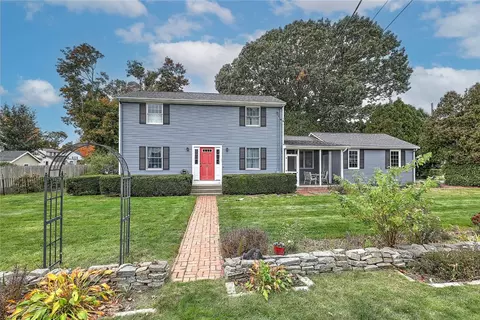 51 Bay Rd, Barrington, RI 02806