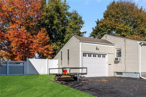 57 Dawson Ave, Warwick, RI 02888 photo 5