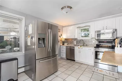 57 Dawson Ave, Warwick, RI 02888 photo 11