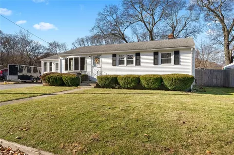 51 Bakers Creek Rd, Warwick, RI 02886