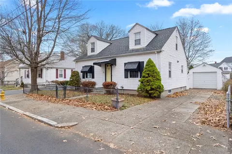 32 Cameron St, Pawtucket, RI 02861